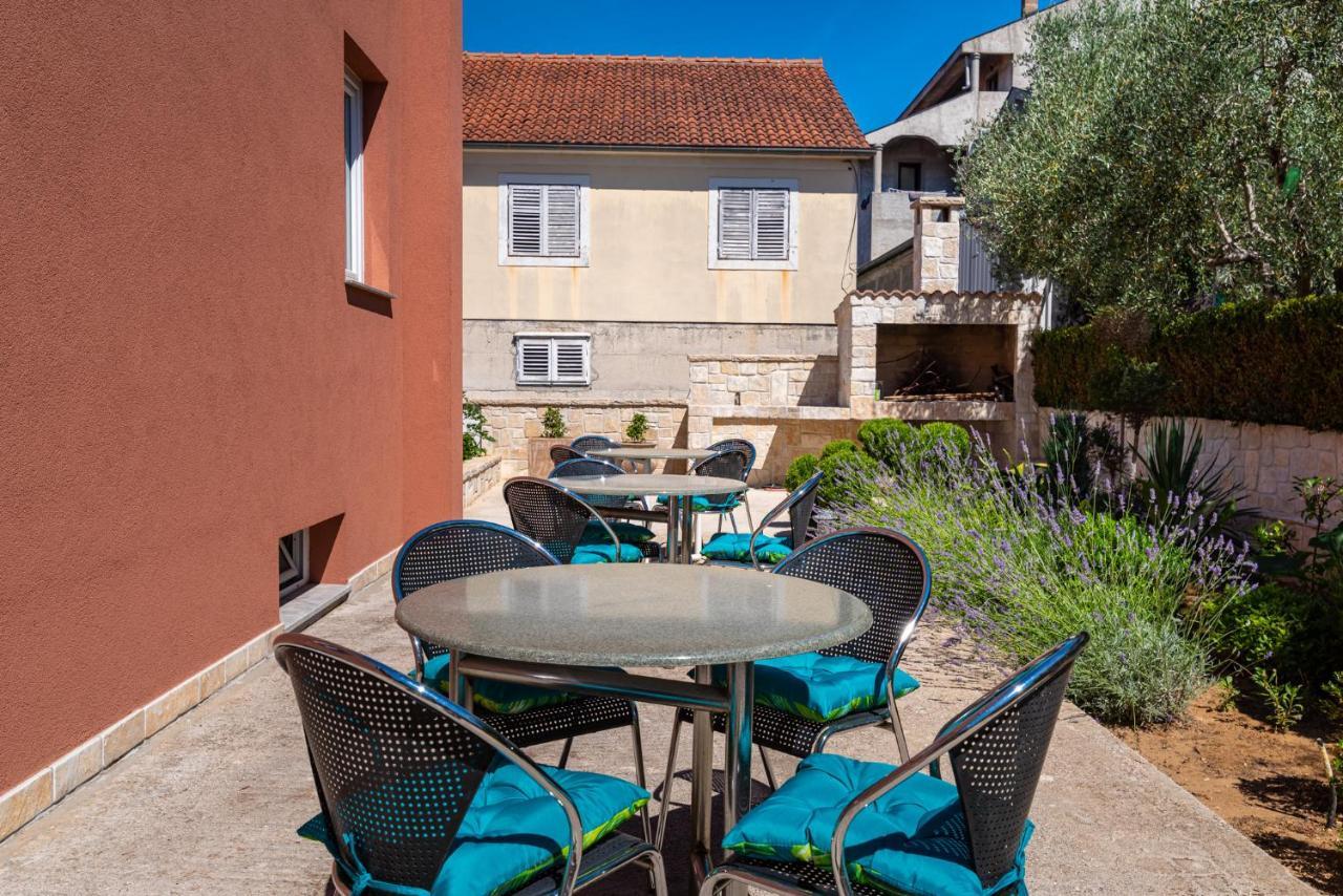 זאדאר Apartments Junior מראה חיצוני תמונה