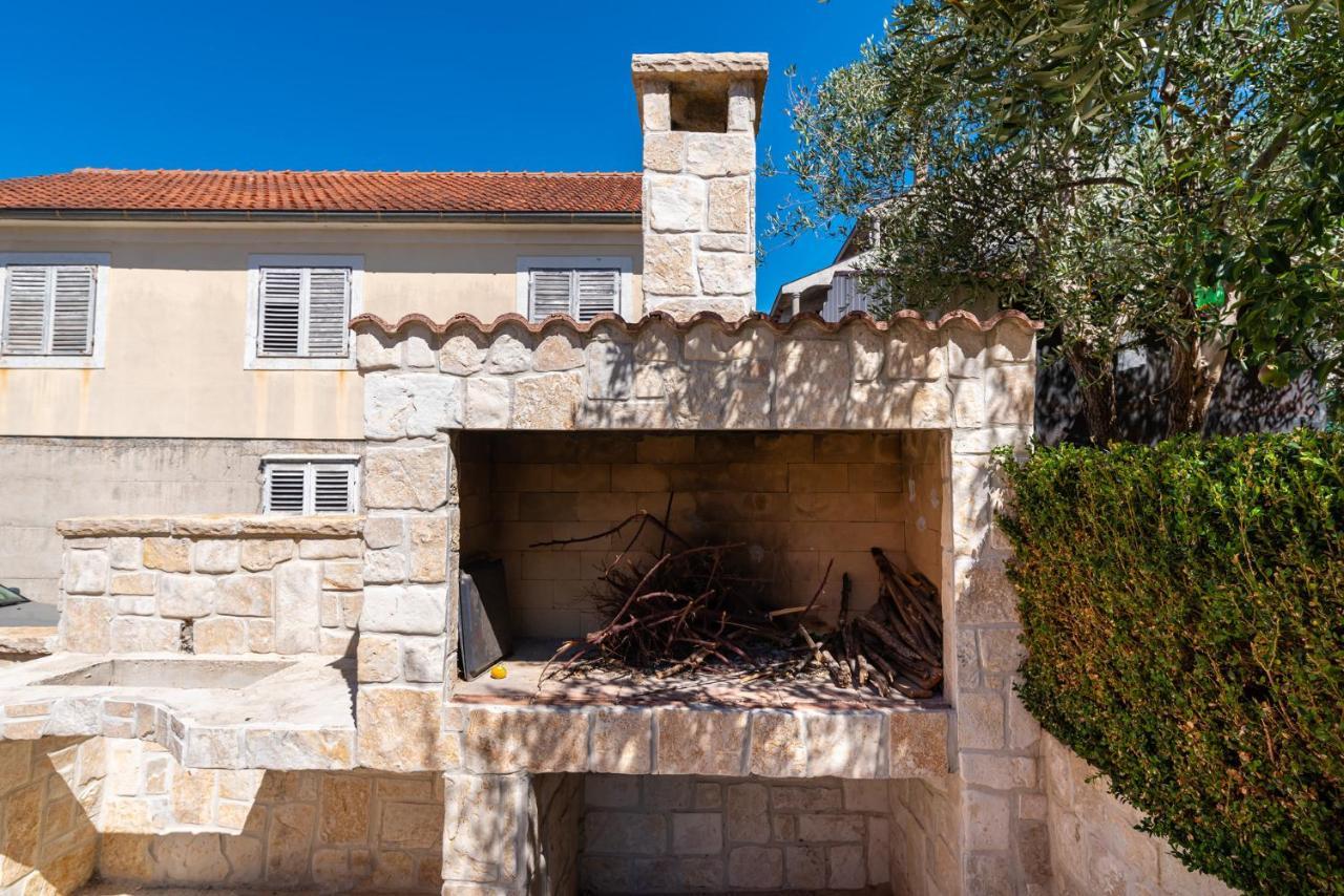 זאדאר Apartments Junior מראה חיצוני תמונה