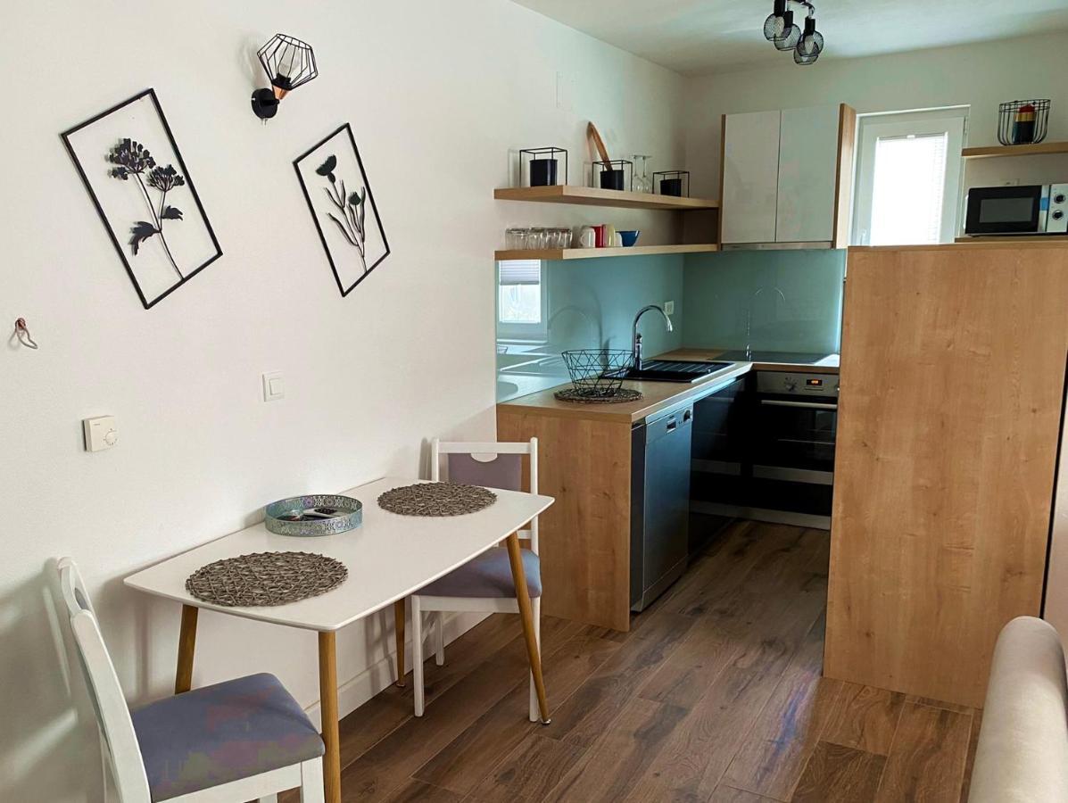 זאדאר Apartments Junior מראה חיצוני תמונה